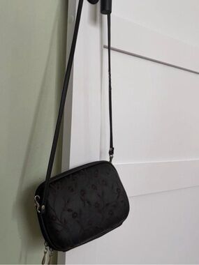 Women's Black Floral Embossed Crossbody Bag - Sleek Everyday Shoulder Bag